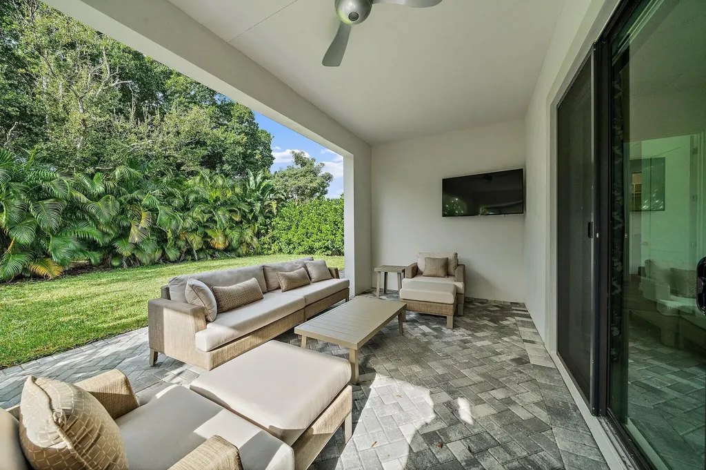 2938 Gin Berry Way West Palm Beach FL 33401