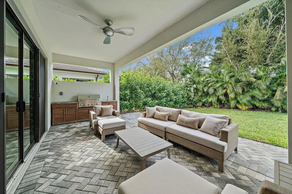 2938 Gin Berry Way West Palm Beach FL 33401