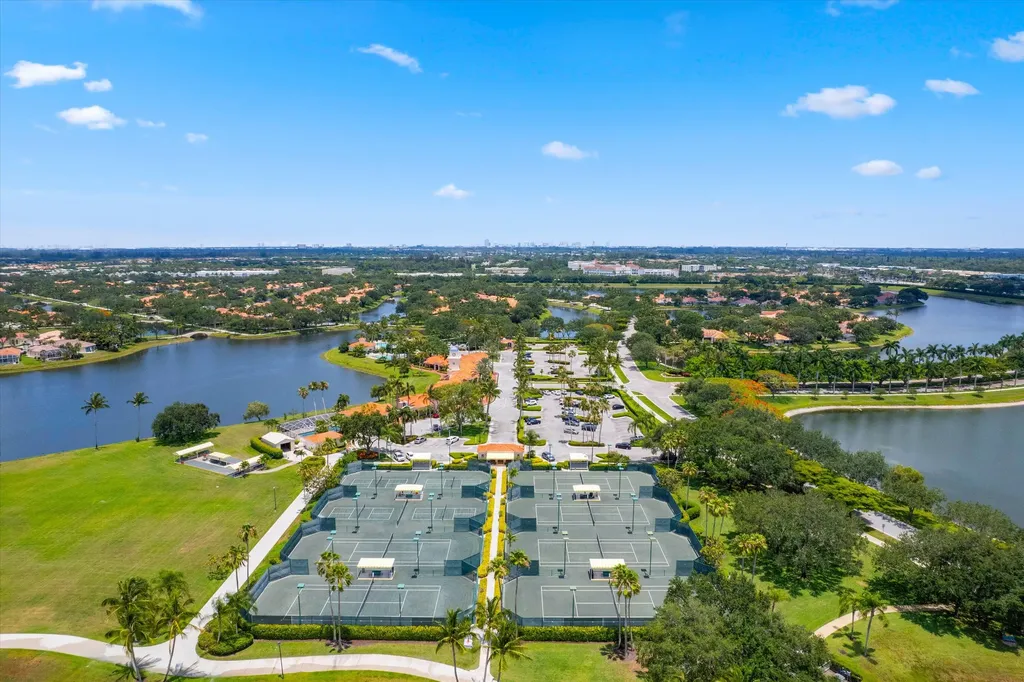 2570 Kittbuck Way West Palm Beach FL 33411