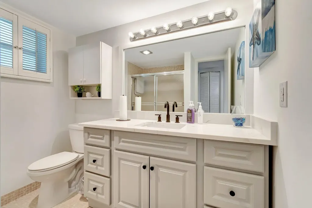 17 Colonial Club Drive Boynton Beach FL 33435