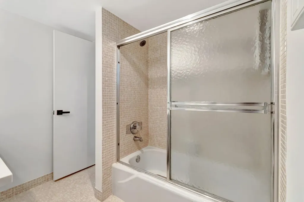 17 Colonial Club Drive Boynton Beach FL 33435
