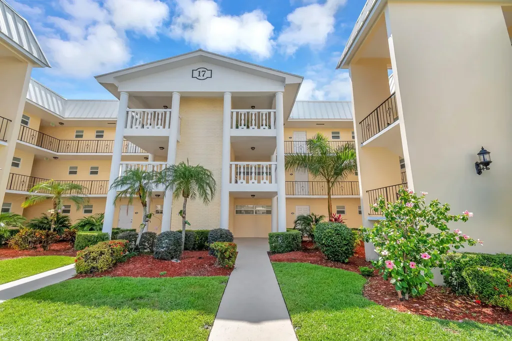 17 Colonial Club Drive Boynton Beach FL 33435