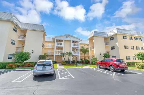 17 Colonial Club Drive Boynton Beach FL 33435