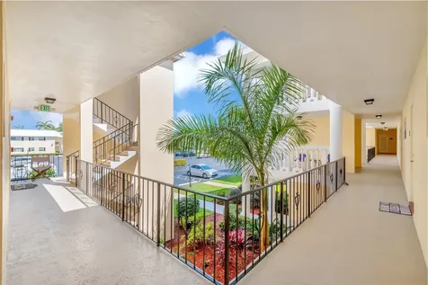 17 Colonial Club Drive Boynton Beach FL 33435