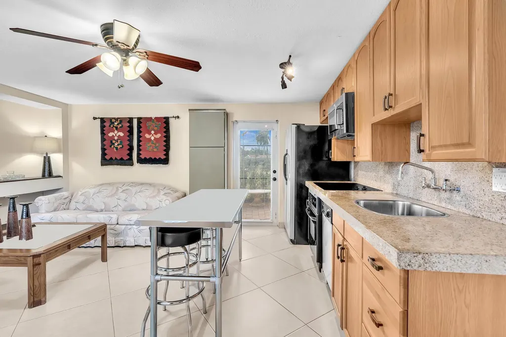 3998 NW 5th Avenue Boca Raton FL 33431