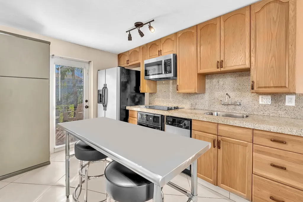 3998 NW 5th Avenue Boca Raton FL 33431