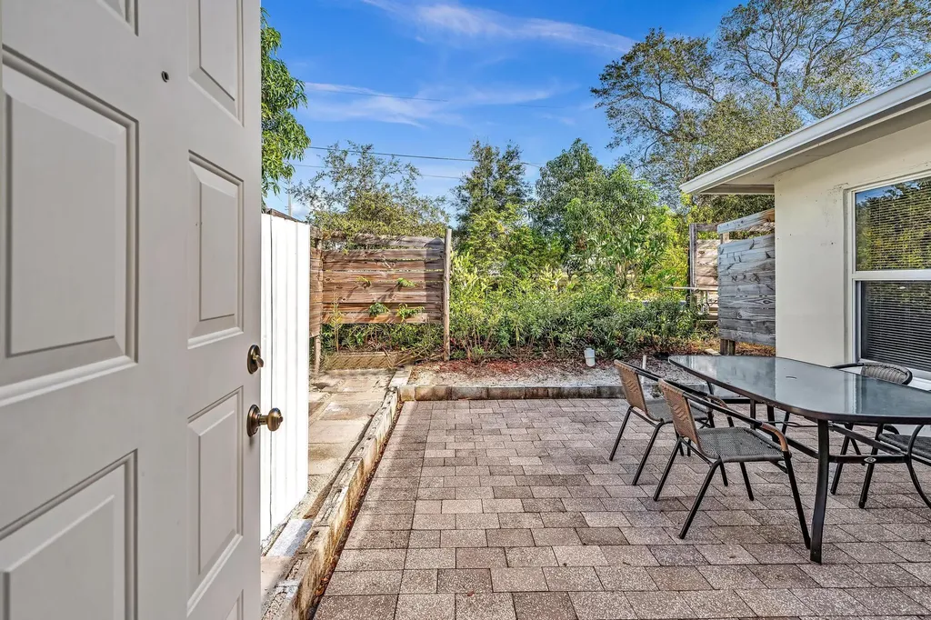 3998 NW 5th Avenue Boca Raton FL 33431