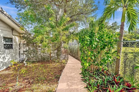 3998 NW 5th Avenue Boca Raton FL 33431