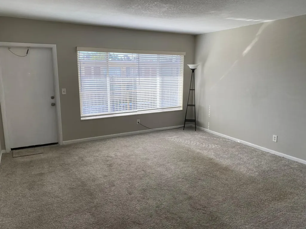 2303 S Federal Highway Boynton Beach FL 33435