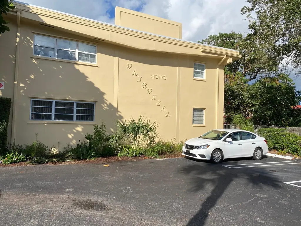 2303 S Federal Highway Boynton Beach FL 33435