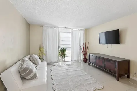 3141 NW 47th Terrace Lauderdale Lakes FL 33319