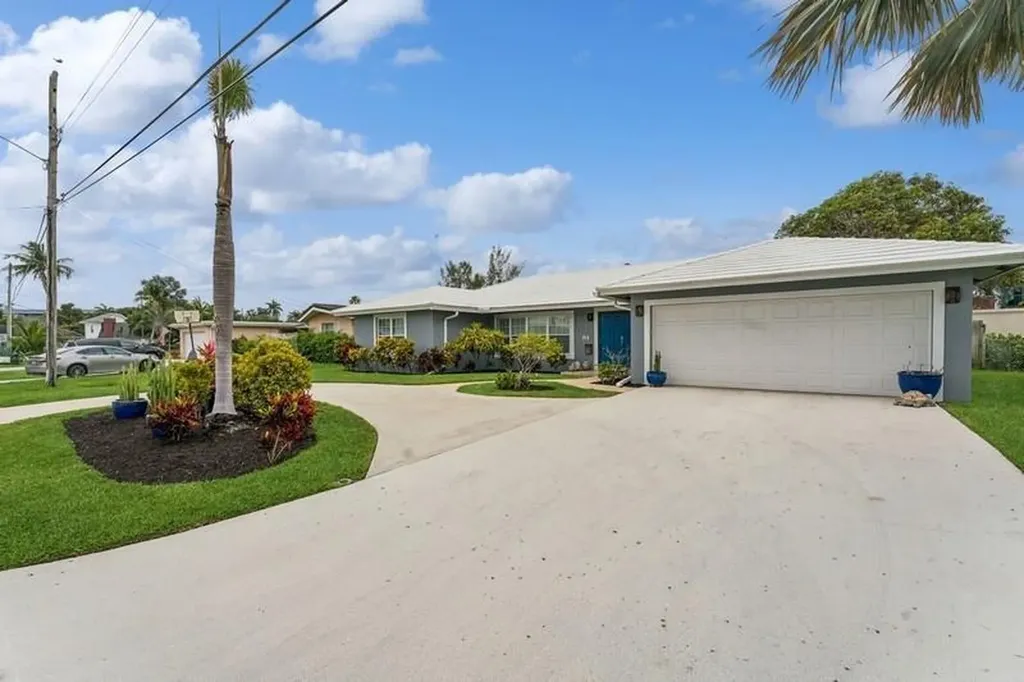 13 Little Harbor Way Deerfield Beach FL 33441
