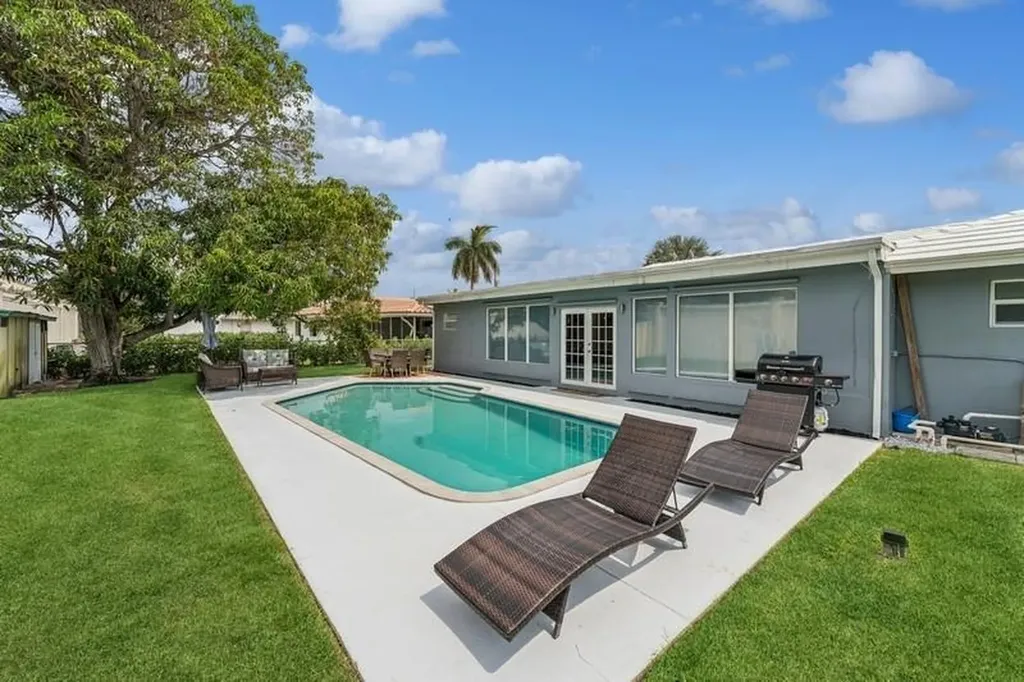 13 Little Harbor Way Deerfield Beach FL 33441