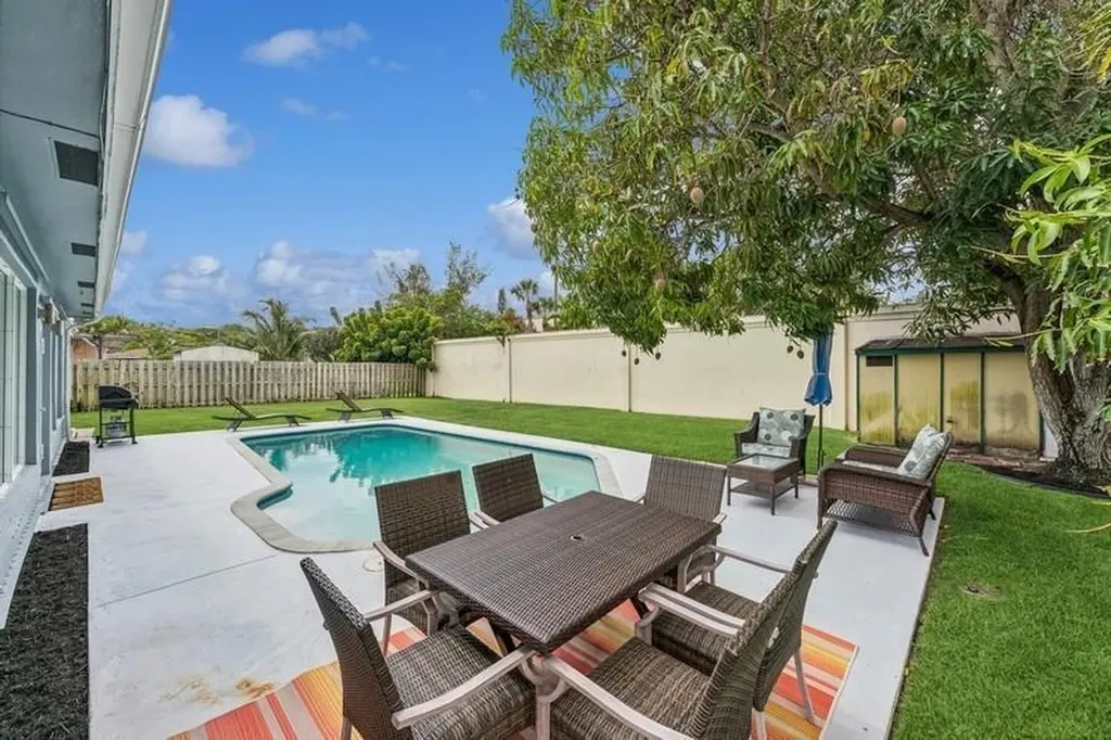 13 Little Harbor Way Deerfield Beach FL 33441