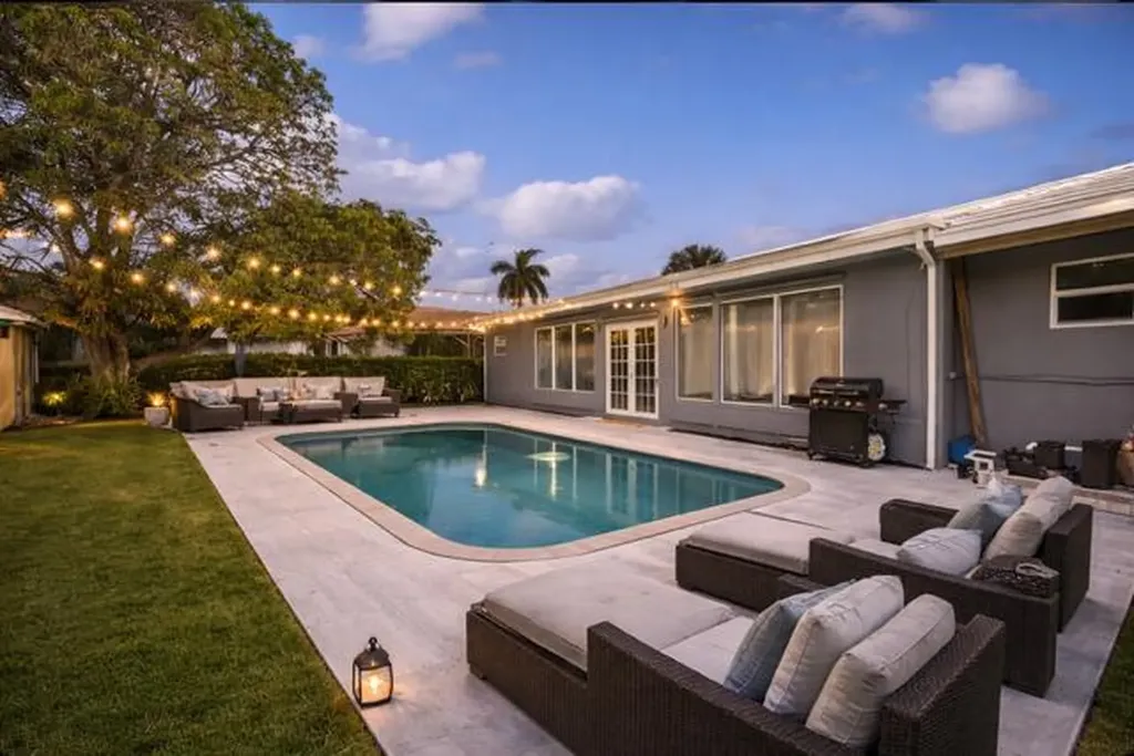13 Little Harbor Way Deerfield Beach FL 33441