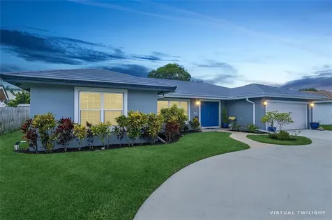 13 Little Harbor Way Deerfield Beach FL 33441