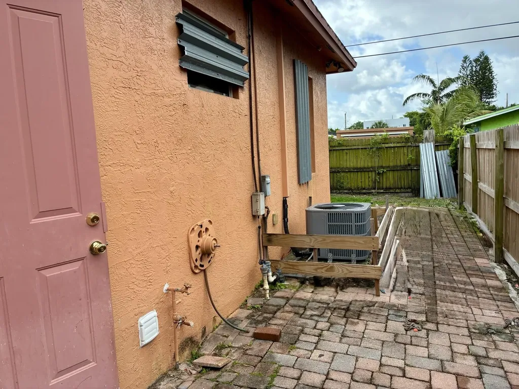 2200 NW 5th Street Pompano Beach FL 33069