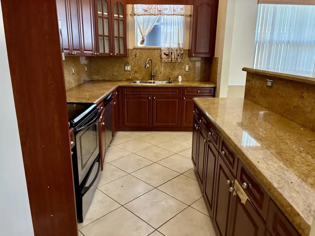 2200 NW 5th Street Pompano Beach FL 33069