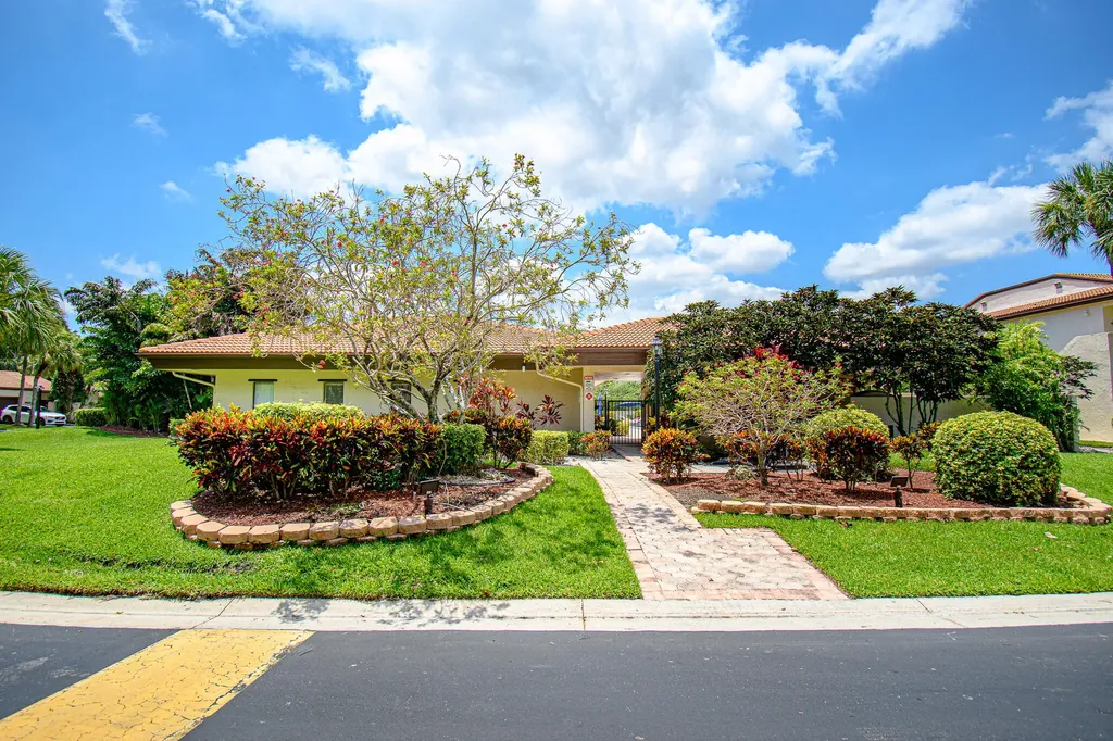 8334 Cypress Lane Boca Raton FL 33433