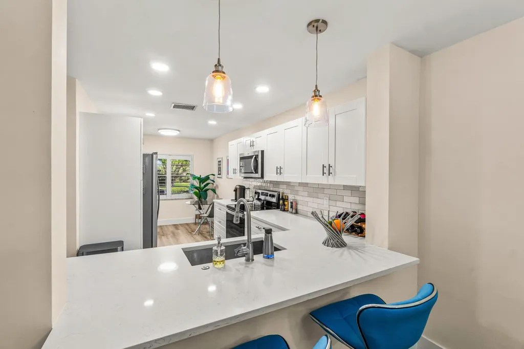 10 Southport Lane Boynton Beach FL 33436