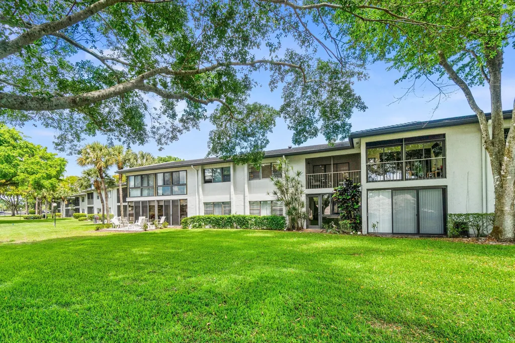 10 Southport Lane Boynton Beach FL 33436