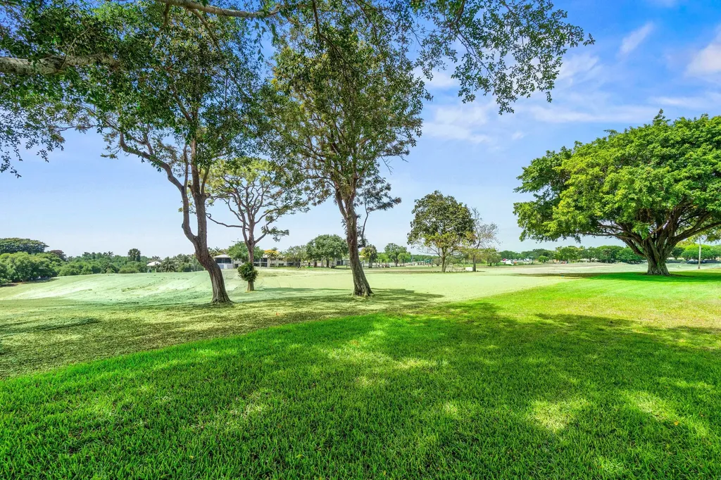 10 Southport Lane Boynton Beach FL 33436