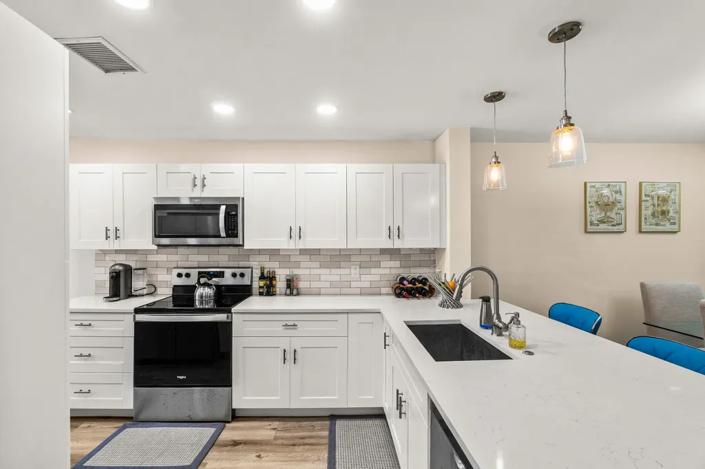 10 Southport Lane Boynton Beach FL 33436