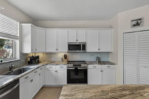 2078 Reston Circle Royal Palm Beach FL 33411