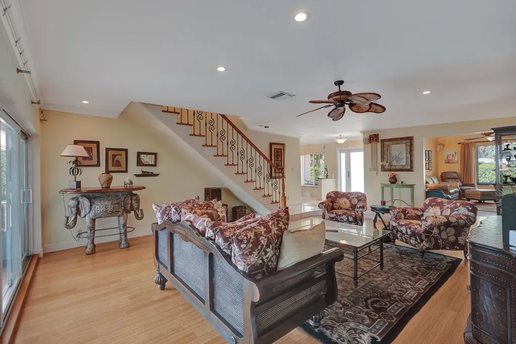 5530 Bayview Drive Fort Lauderdale FL 33308
