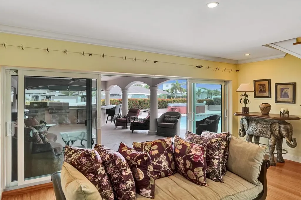 5530 Bayview Drive Fort Lauderdale FL 33308