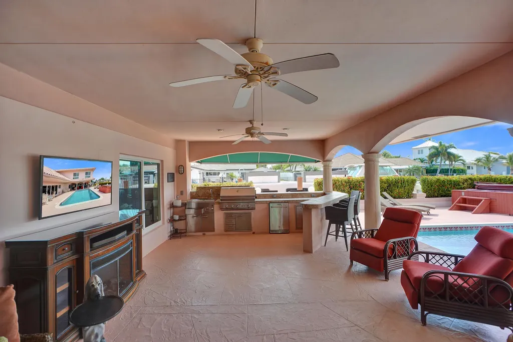 5530 Bayview Drive Fort Lauderdale FL 33308