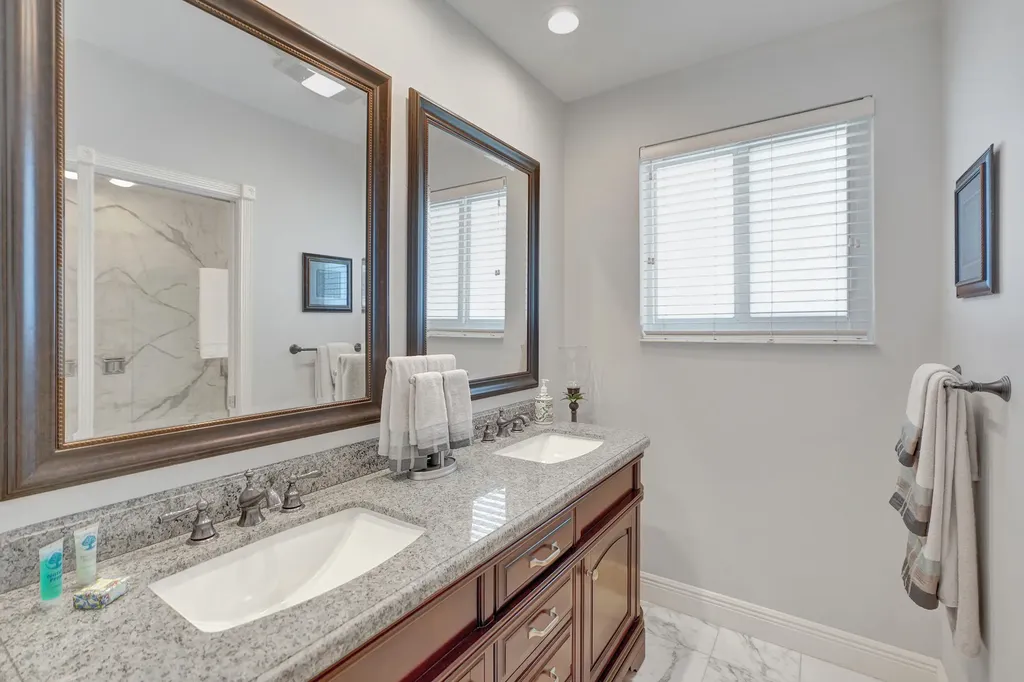 5530 Bayview Drive Fort Lauderdale FL 33308