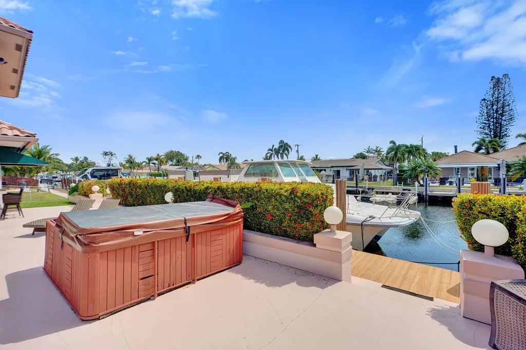 5530 Bayview Drive Fort Lauderdale FL 33308