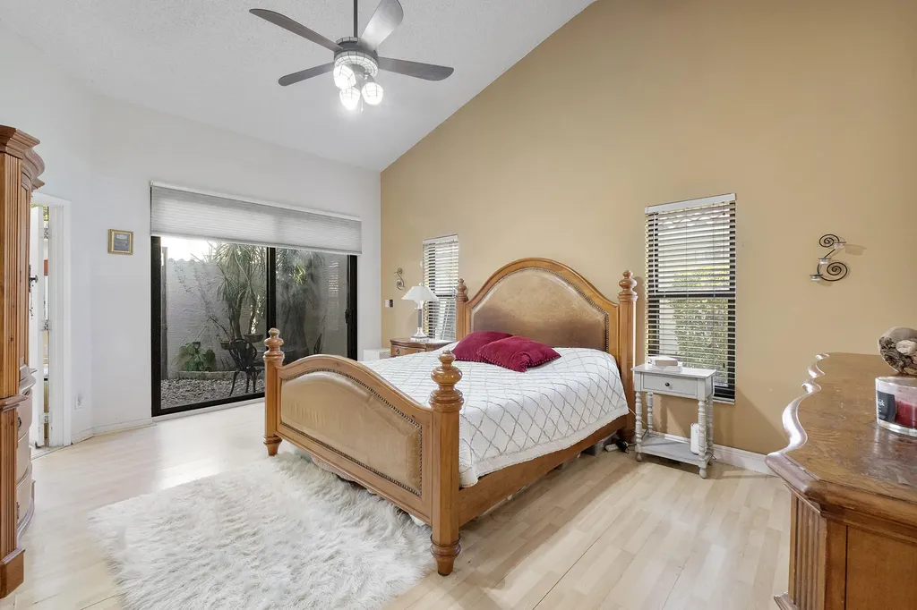 10551 NW 3rd Manor Coral Springs FL 33071