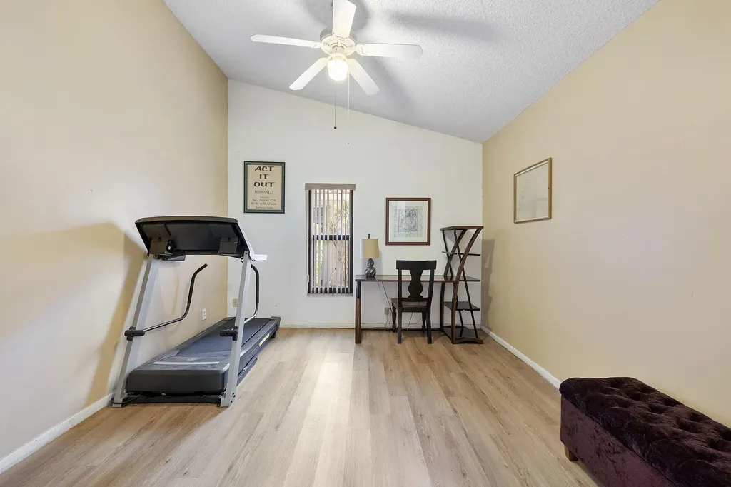 10551 NW 3rd Manor Coral Springs FL 33071
