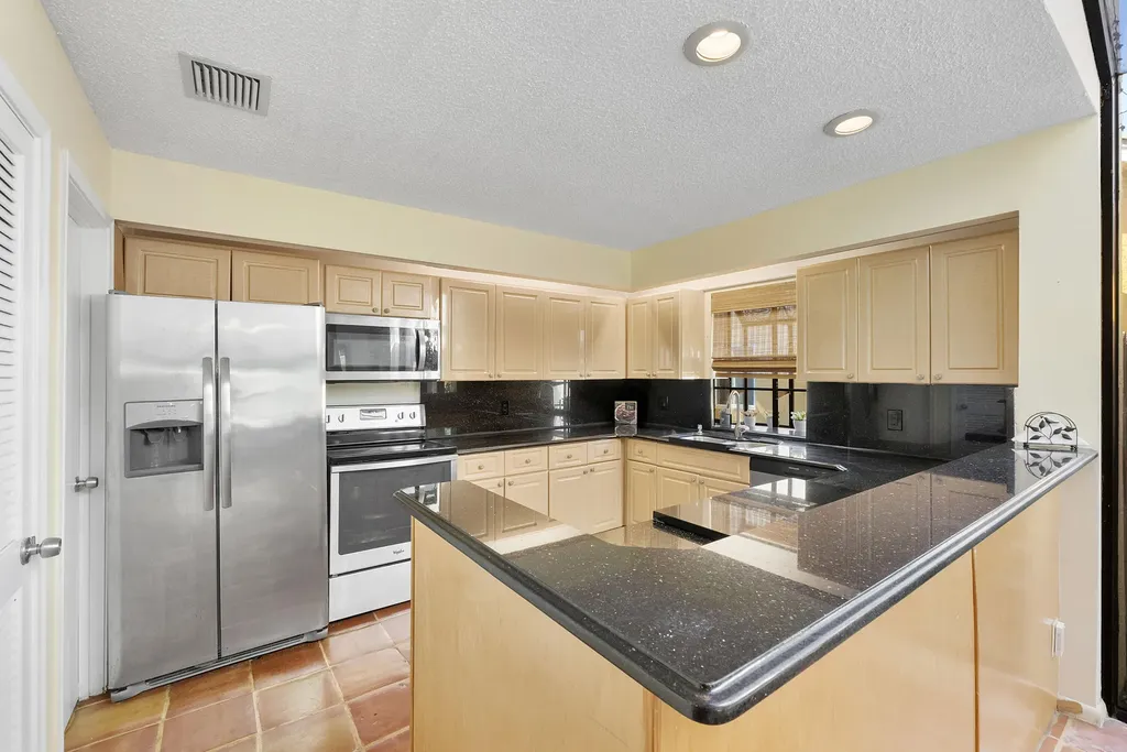 10551 NW 3rd Manor Coral Springs FL 33071