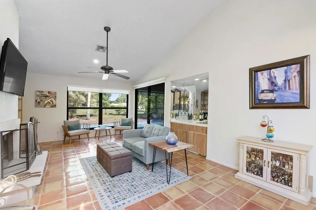 10551 NW 3rd Manor Coral Springs FL 33071