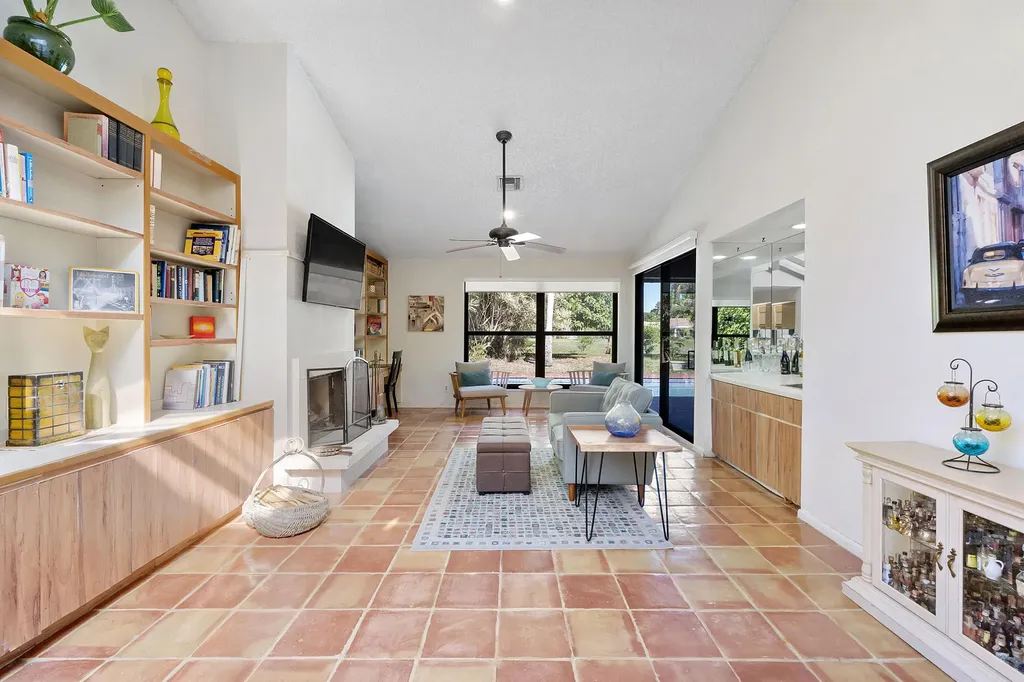10551 NW 3rd Manor Coral Springs FL 33071