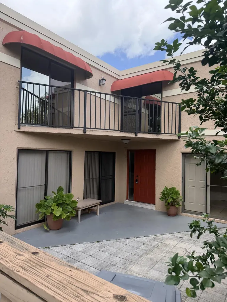 8201 Thames Boulevard Boca Raton FL 33433