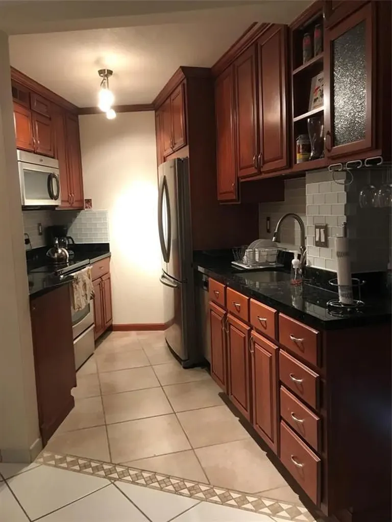 2600 Collins Avenue Miami Beach FL 33140