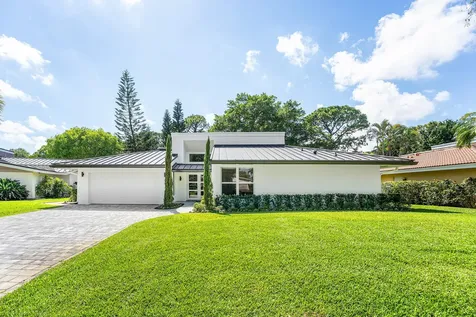 654 W Lakewoode Circle Delray Beach FL 33445