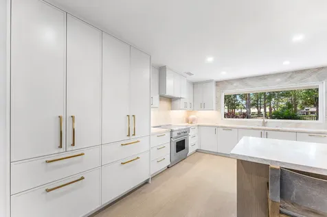 654 W Lakewoode Circle Delray Beach FL 33445
