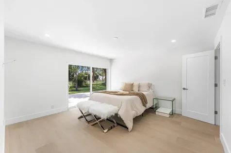 654 W Lakewoode Circle Delray Beach FL 33445