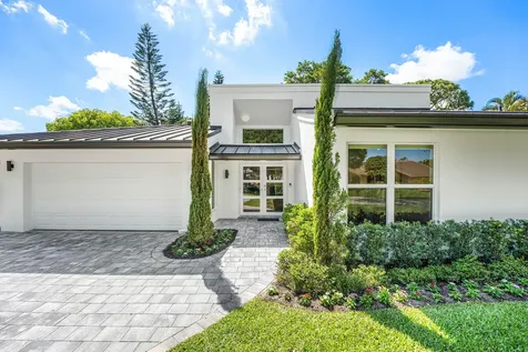 654 W Lakewoode Circle Delray Beach FL 33445