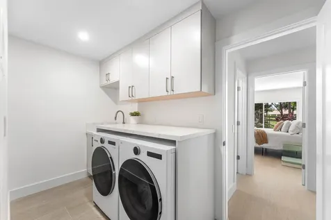 654 W Lakewoode Circle Delray Beach FL 33445
