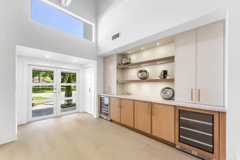 654 W Lakewoode Circle Delray Beach FL 33445