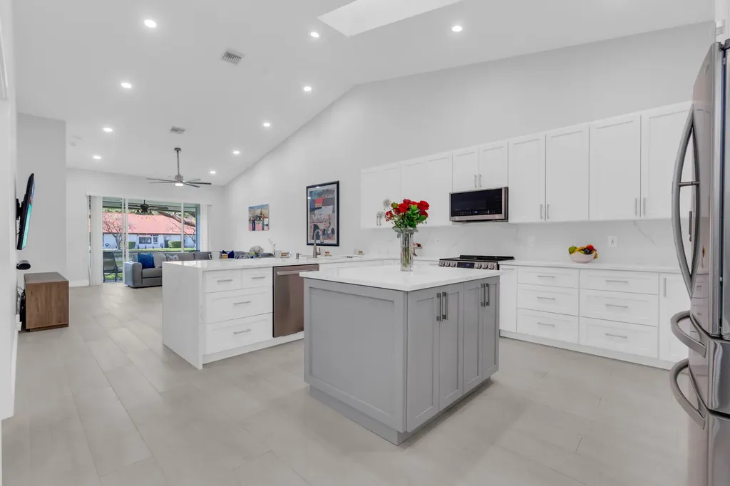 8224 Via Bella Boca Raton FL 33496
