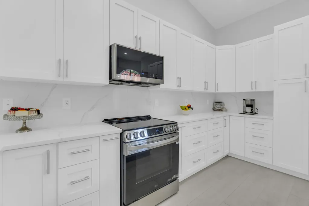 8224 Via Bella Boca Raton FL 33496