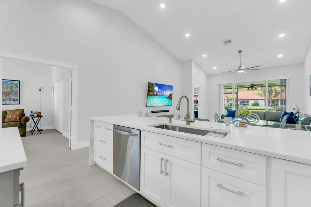 8224 Via Bella Boca Raton FL 33496