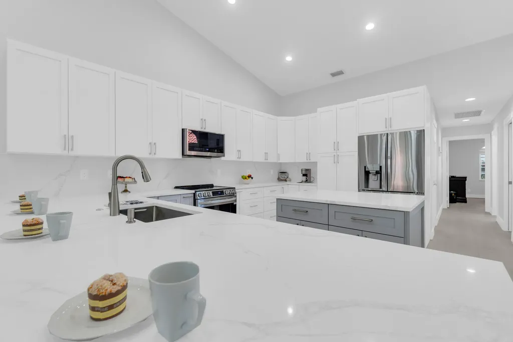 8224 Via Bella Boca Raton FL 33496
